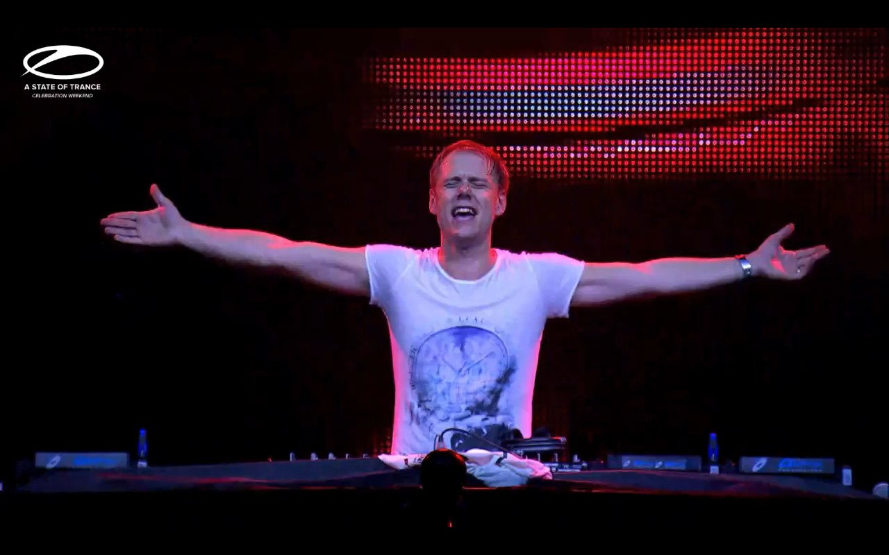 armin_van_buuren_asot_studio_a_state_of_trance_700_festival_live_at_sydney_snowground_exhibition_halls_australia_07-02-2015_img8_weloveatrance